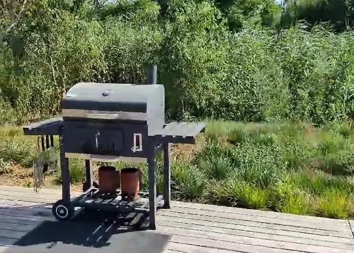 Lamovi ゲストハウス 3*